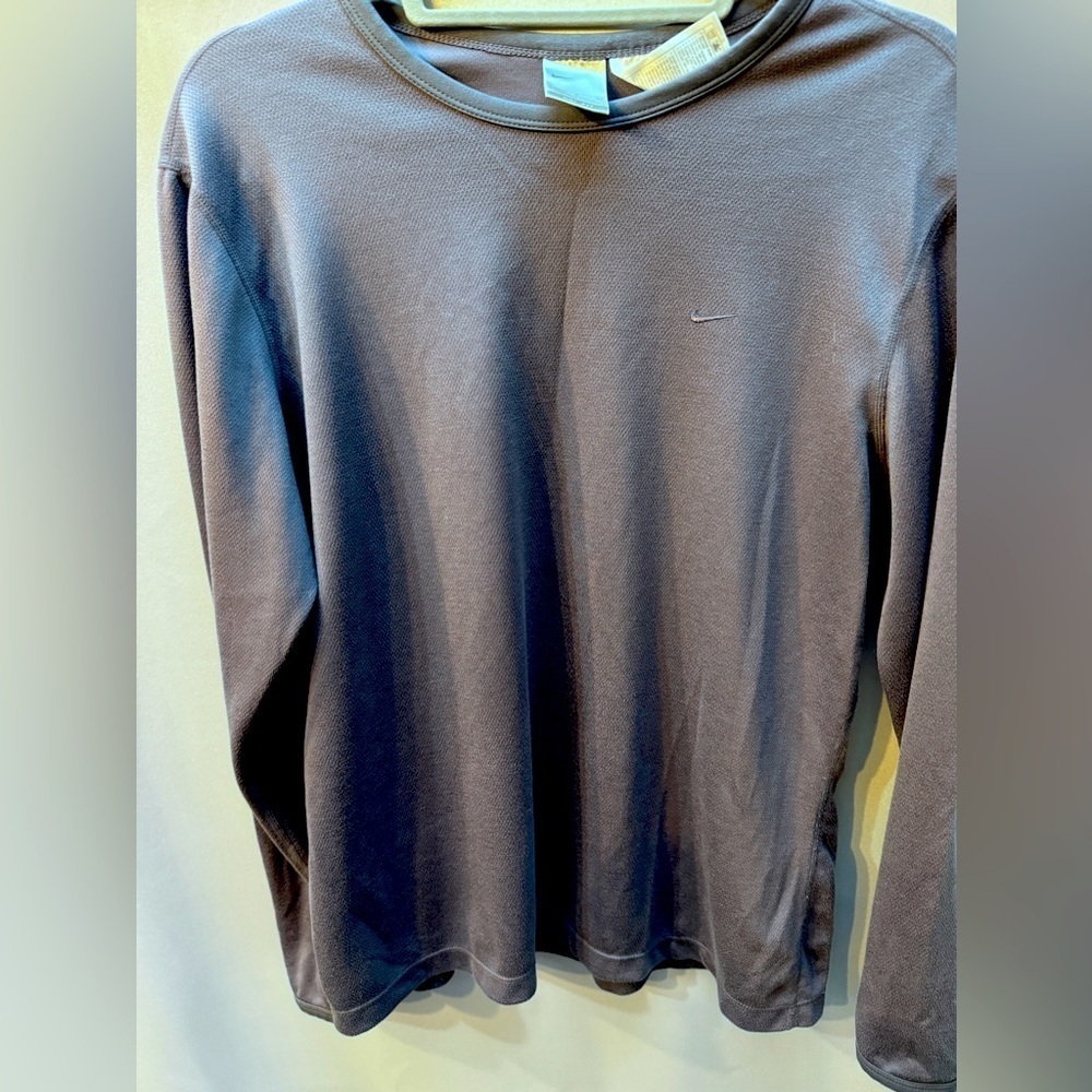 WOMEN’S NIKE RUNNING DRI-FIT LONG SLEEVE SIZE MEDIUM